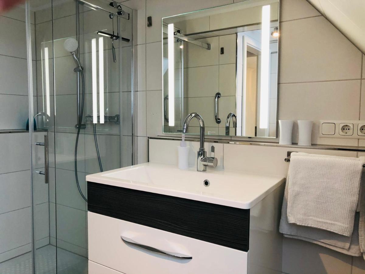 Altstadthus-Gemuetliches Ferienhaus Mit Gaertchen Friedrichstadt Dış mekan fotoğraf